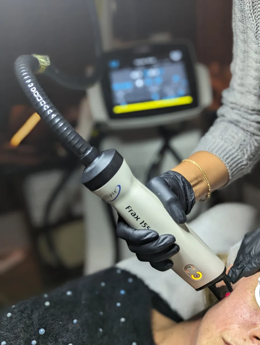 Fraxel laser treatment device